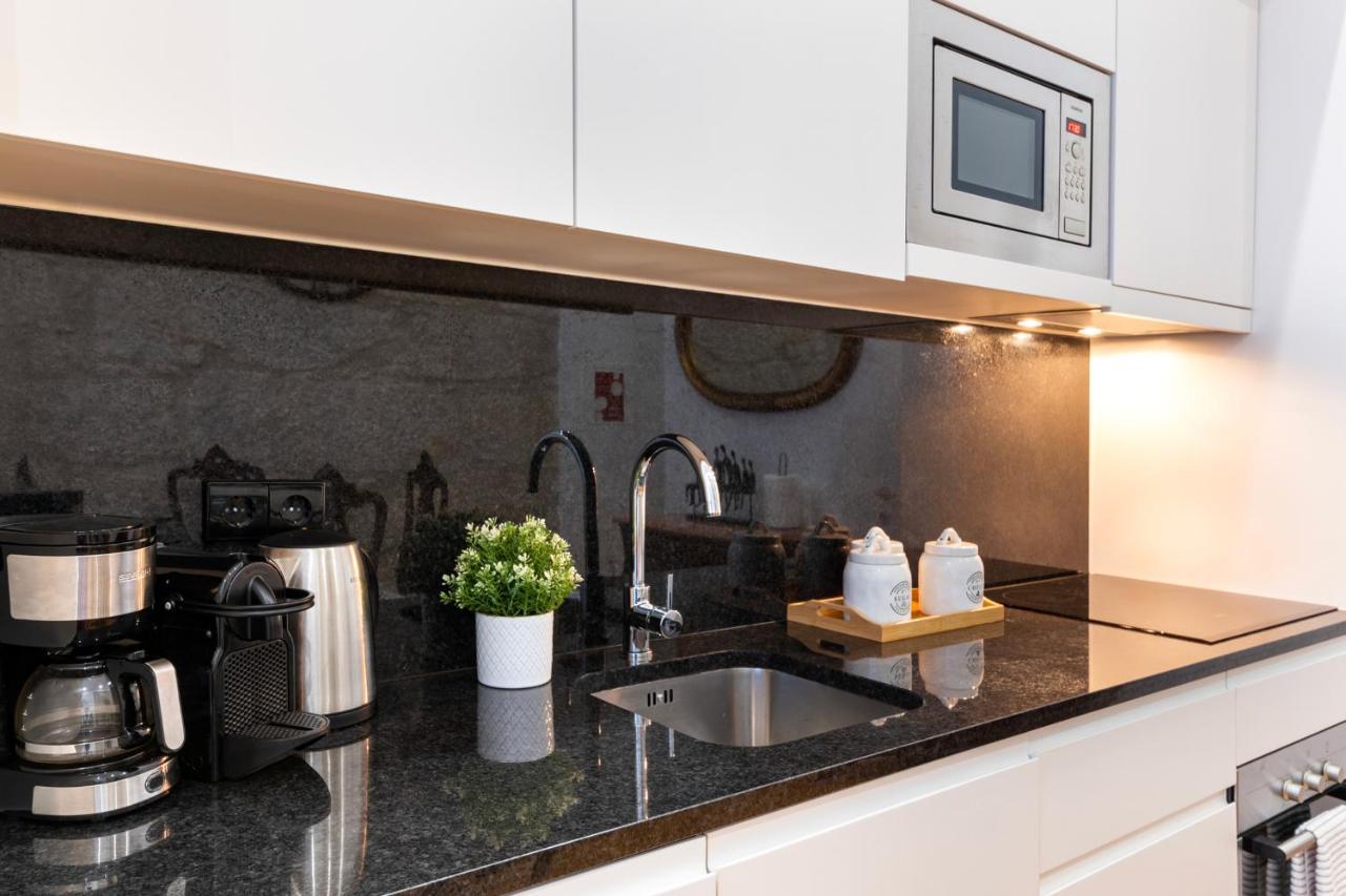 City Center Modern Apartment In Порту Экстерьер фото