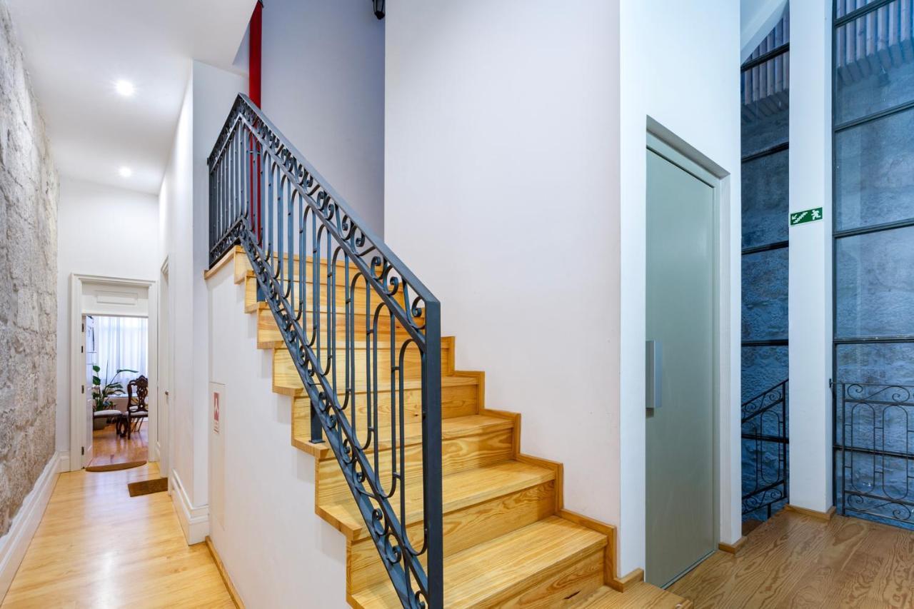 City Center Modern Apartment In Порту Экстерьер фото